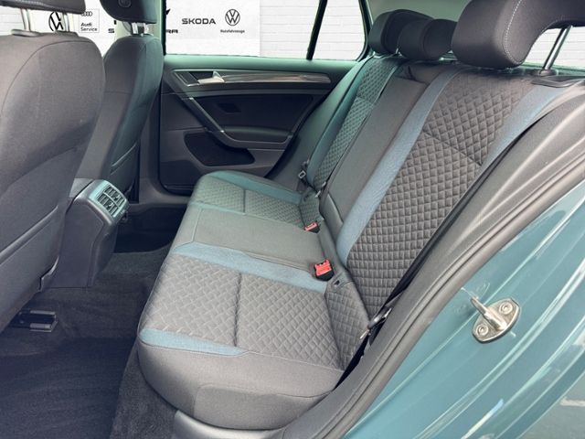 Fahrzeugabbildung Volkswagen Golf VII Lim. IQ.DRIVE BlueMotion KLIMA NAVI ALU
