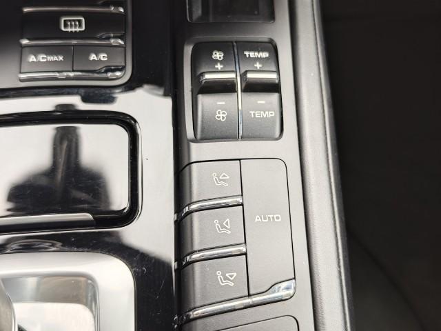 Porsche Cayenne  Pano SHZ Navi CarPlay Scheckheft 21 Zol