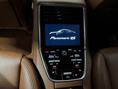 PORSCHE Panamera 4 S*MATRIX*PANO*CHRONO*StHz*SportAGA* PORSCHE Panamera 4 S*MATRIX*PANO*CHRONO*StHz*SportAGA*