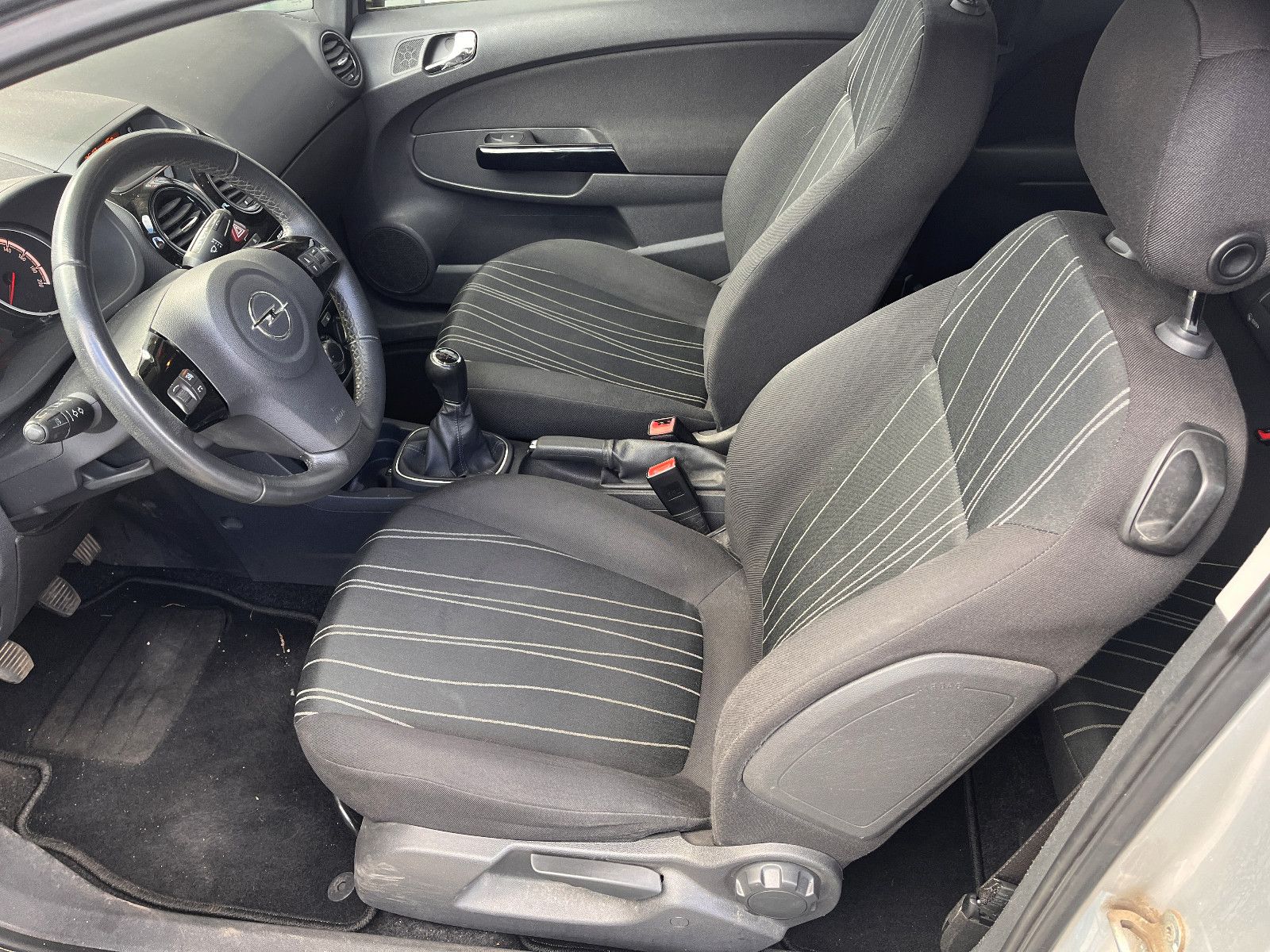 Fahrzeugabbildung Opel Corsa D Edition "111 Jahre"