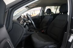 Fahrzeugabbildung Volkswagen Golf VII VARI. 2.0D COMFORT. 4M NAVI/KAMERA/AHK