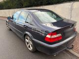 BMW 320i Blau - BMW 320 aus 2004: 320i