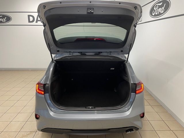 Fahrzeugabbildung Kia Ceed Ultimate Tempomat VerkehrszeichenERK Navi