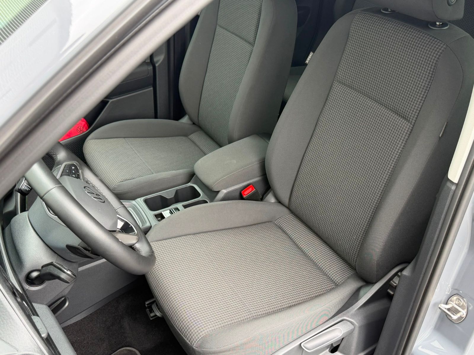 Fahrzeugabbildung Volkswagen Caddy TSI eHybrid DSG ACC LED SHZ AHK-vorb. BLIS