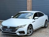 Volkswagen Arteon R-Line/Massag/HUD/CAM/VirtC/HUD/Stand/LED - Volkswagen Arteon mit Diesel-Antrieb: Sportwagen, Automatik