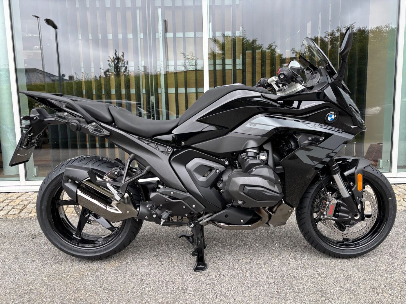 Fahrzeugabbildung BMW R 1300 RS Triple Black 4 Pakete