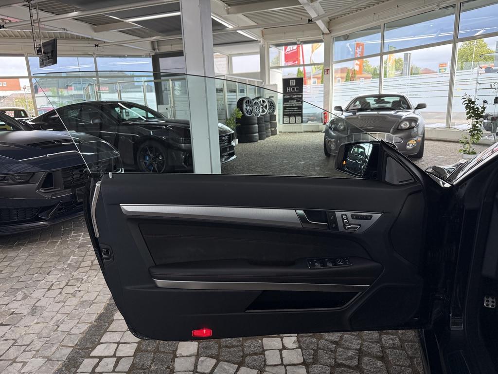 Mercedes-Benz E 320