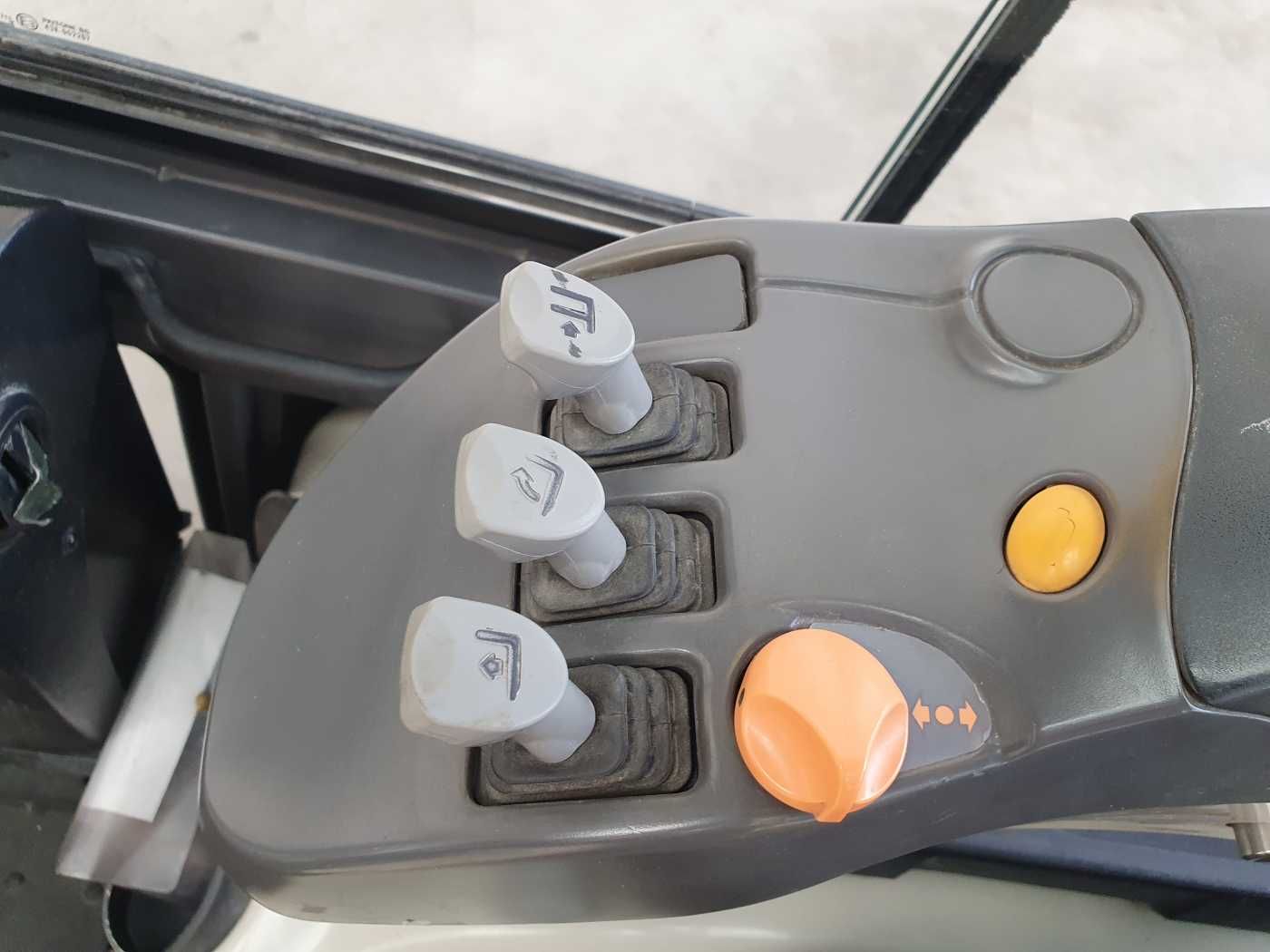 Fahrzeugabbildung Andere Crown SCT6020-1.3 /Triplex: 4.30m /Batterie 2020