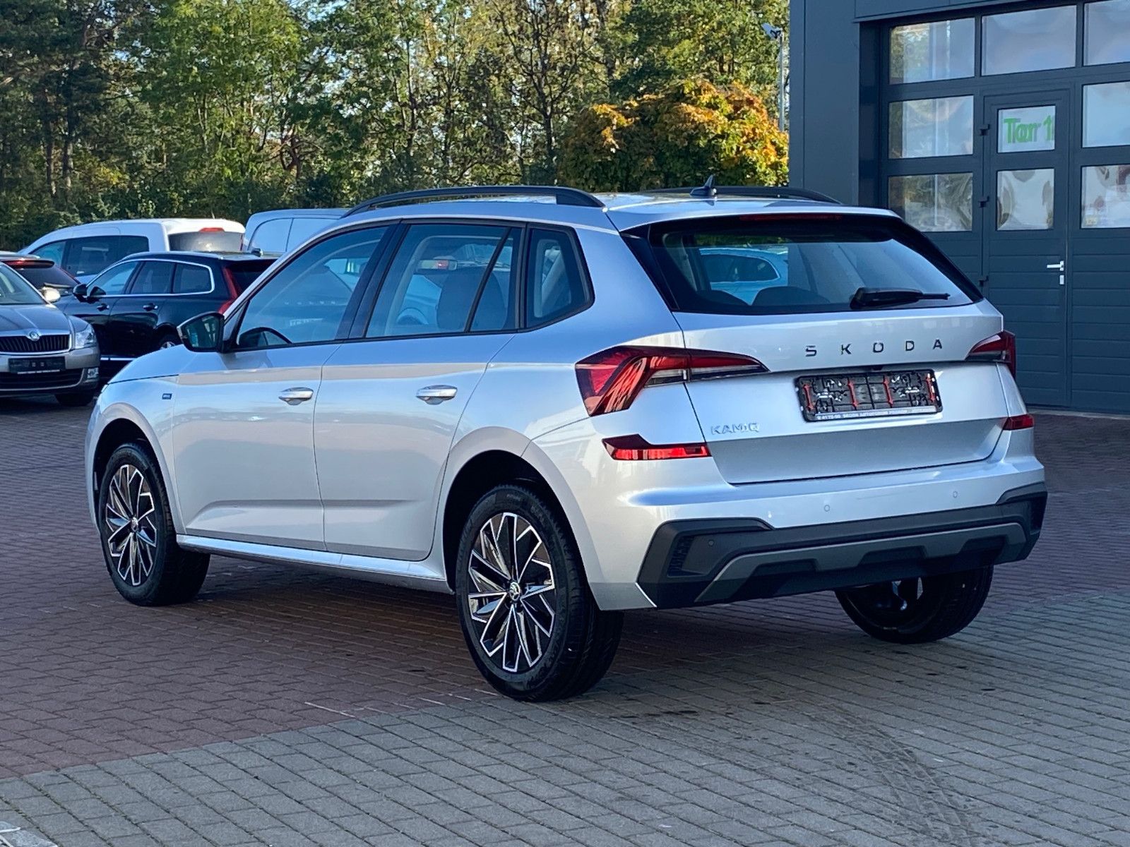 Fahrzeugabbildung SKODA Kamiq 1.0 TSI Drive *LED*FSH*KAMERA*SMARTLINK*