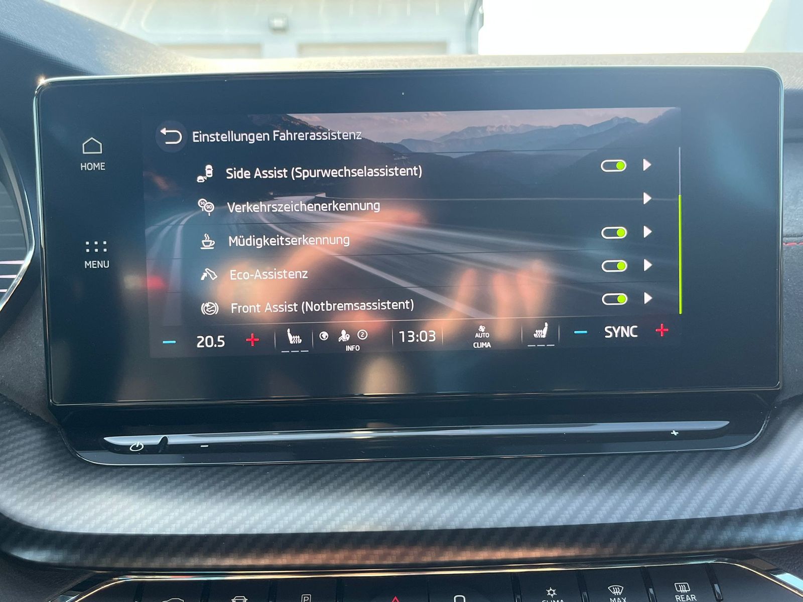 Fahrzeugabbildung SKODA Octavia 2.0 TDI RS DSG AHK*LED*19"HUD*KAMERA*ACC