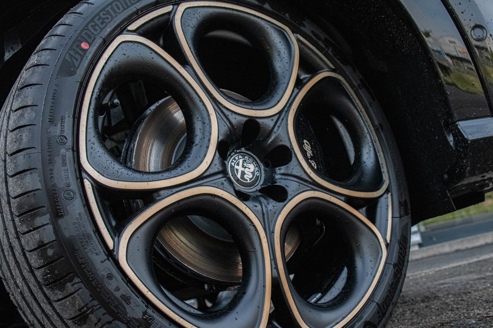 Fahrzeugabbildung Alfa Romeo Tonale MY25 1.5 VGT Hybrid 118kW DCT INTENSA