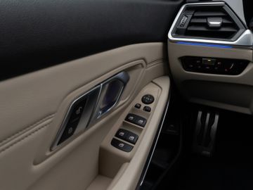 Fahrzeugabbildung BMW M340d xD DAB CockPitPro PDC Stop&Go AHK Alarm