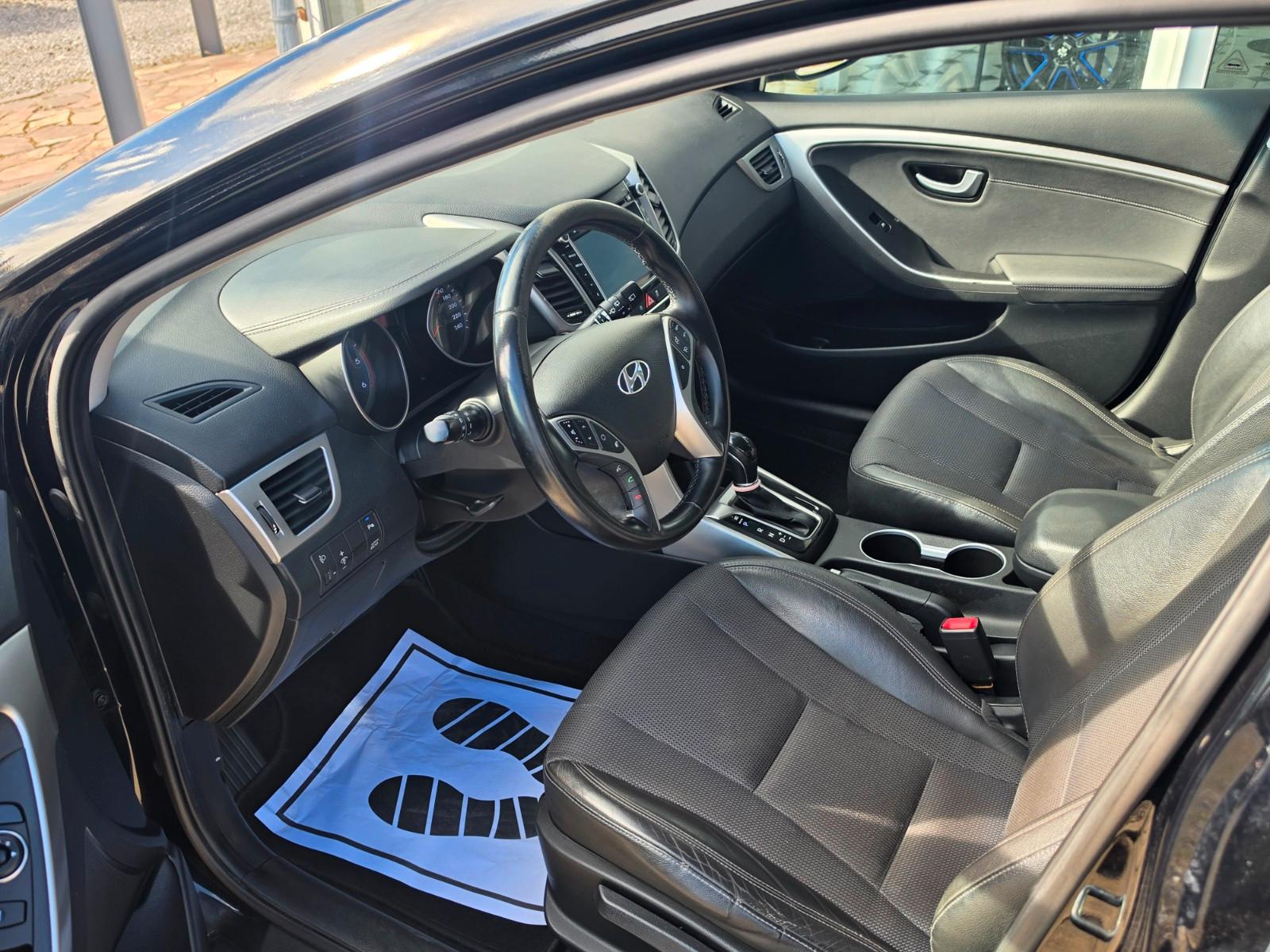Hyundai i30 2015 — фото 12