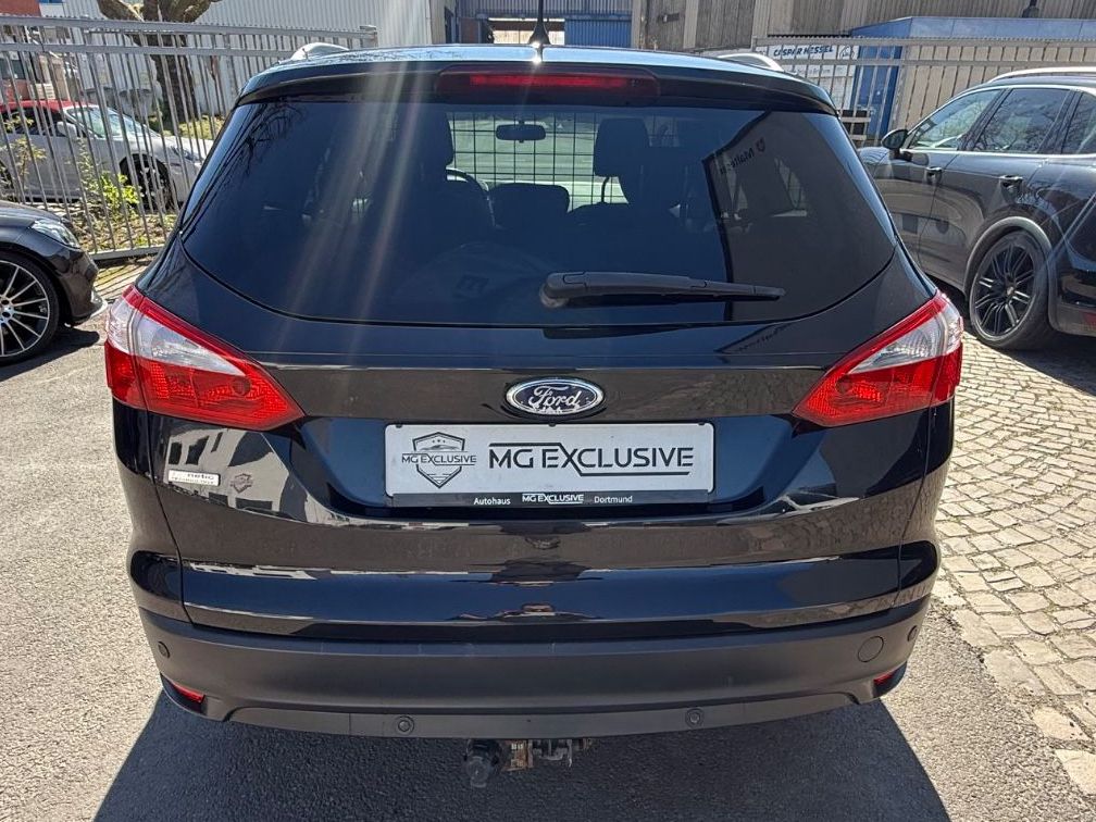 Fahrzeugabbildung Ford Focus Turnier Champions Edition