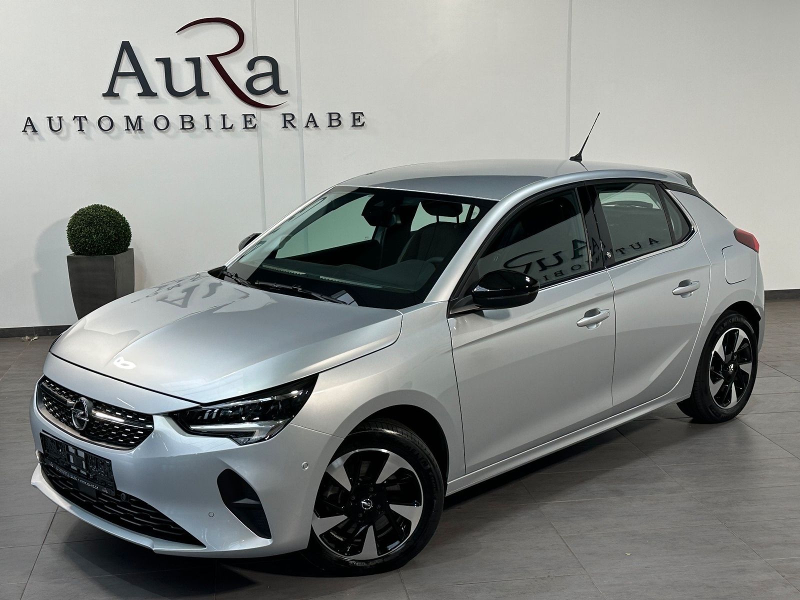 Opel Corsa e Elegance NAV+LED+KAMERA+SHZ+KEYLESS imagem 2