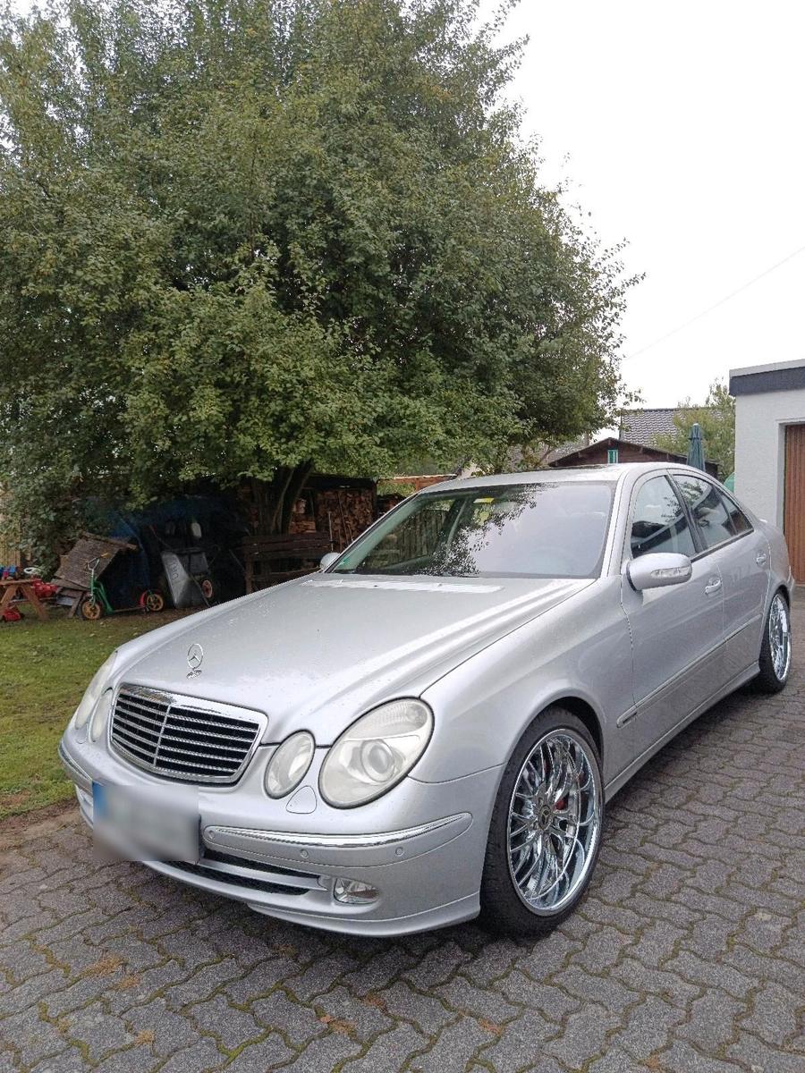 Mercedes-Benz E 320