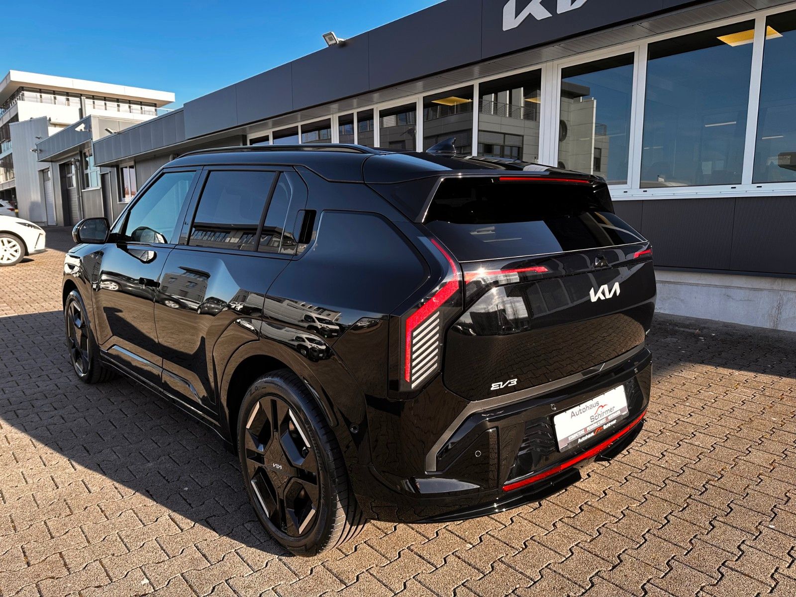 Fahrzeugabbildung Kia EV3 81,4 GT-Line  DWP COM