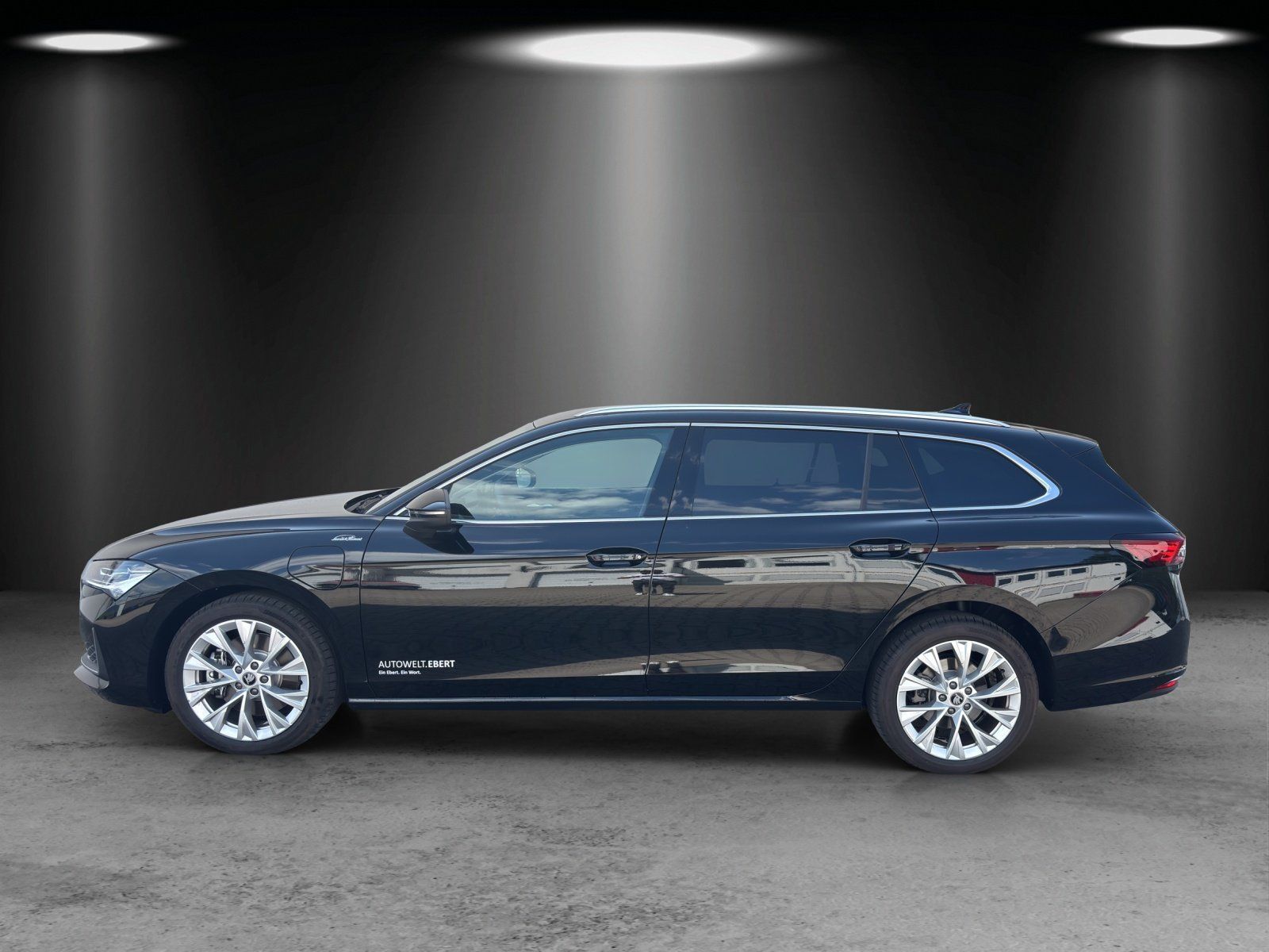 Fahrzeugabbildung SKODA Superb Combi L&K 1,5 TSI iV 150 kW DSG