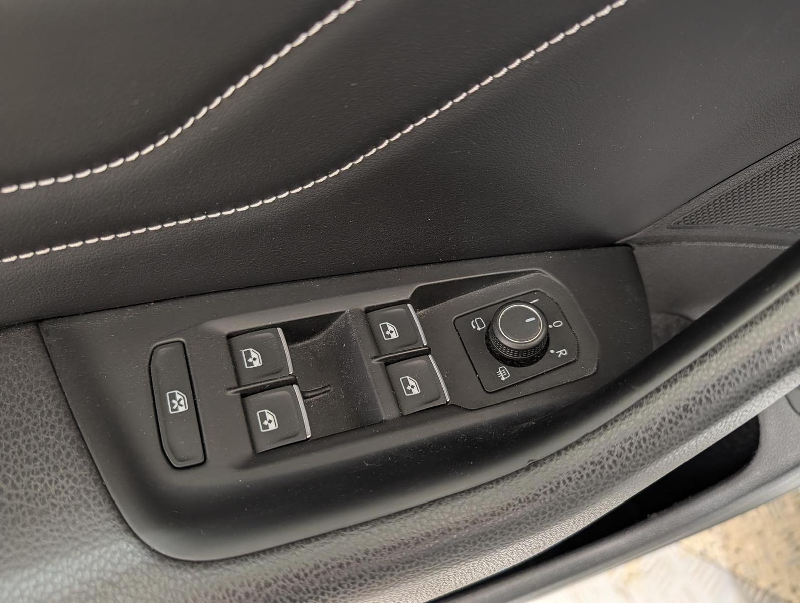 Volkswagen Passat 1.5 TSI DSG R-line ACC LED Pano L, миниатюра 16