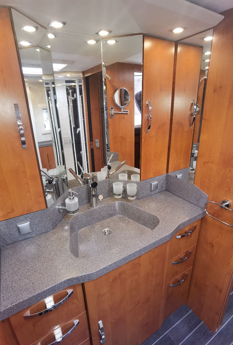 Fahrzeugabbildung Phoenix 8300 BMRSLX