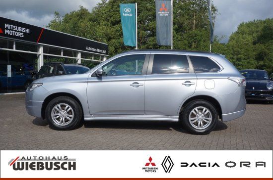 Mitsubishi Outlander 2.2 DI-D   Invite 4WD,AHK ab. Klima. G