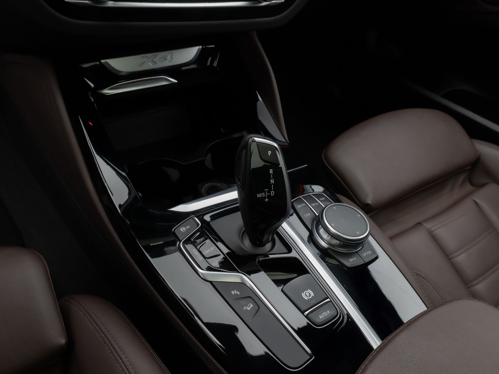 Fahrzeugabbildung BMW X4 xD30d M Sport Kamera Panoram HUD DAB HiFi AHK