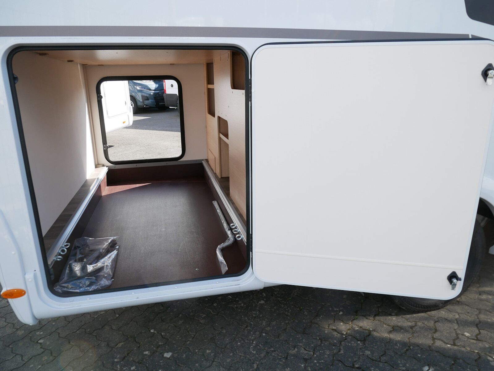 Fahrzeugabbildung Sunlight Adventure T 68 Hubbett, Automatik