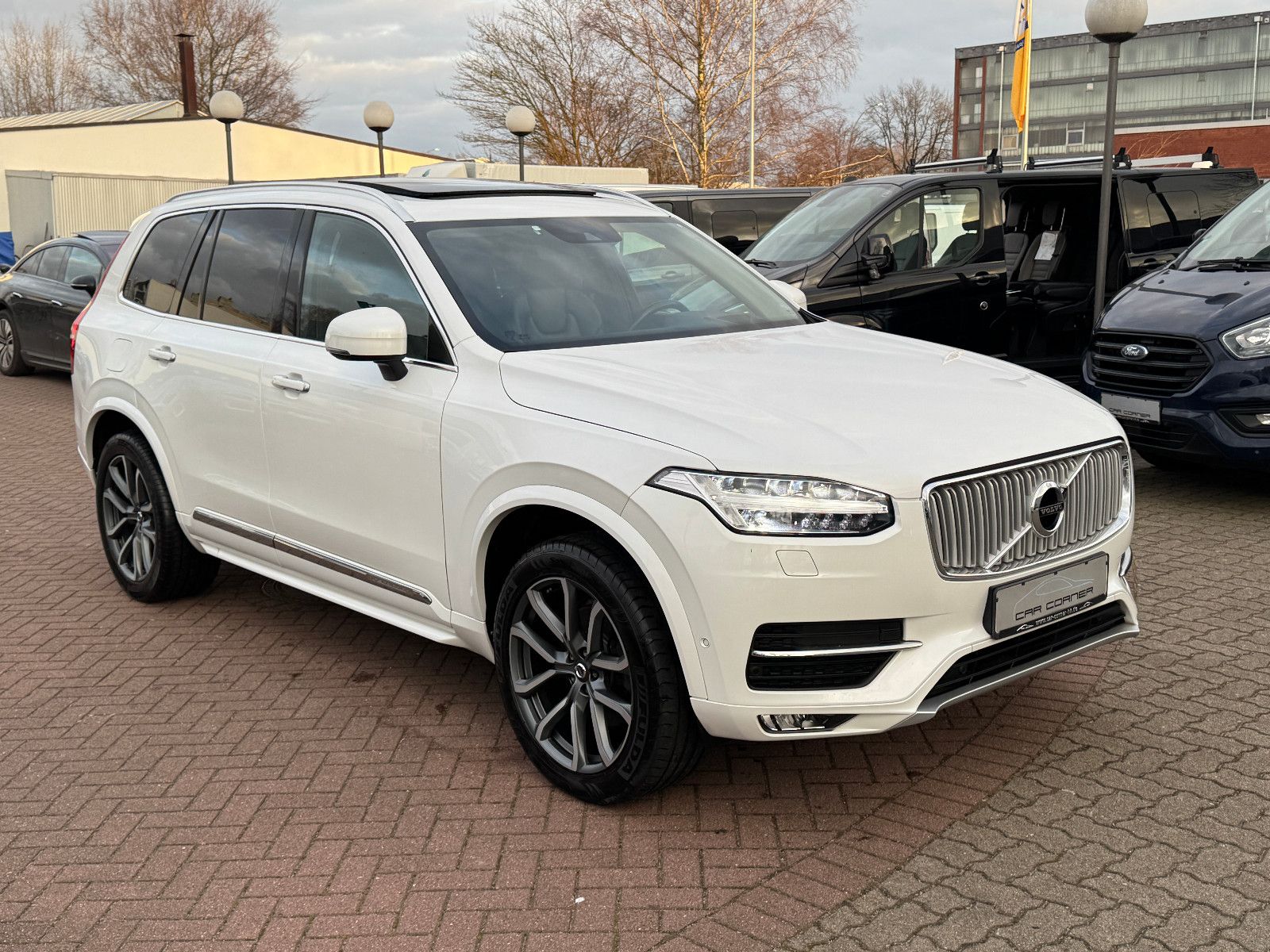 Fahrzeugabbildung Volvo XC90 INSCRIPTION AWD PANO HUD SITZKLIMA MEMORY