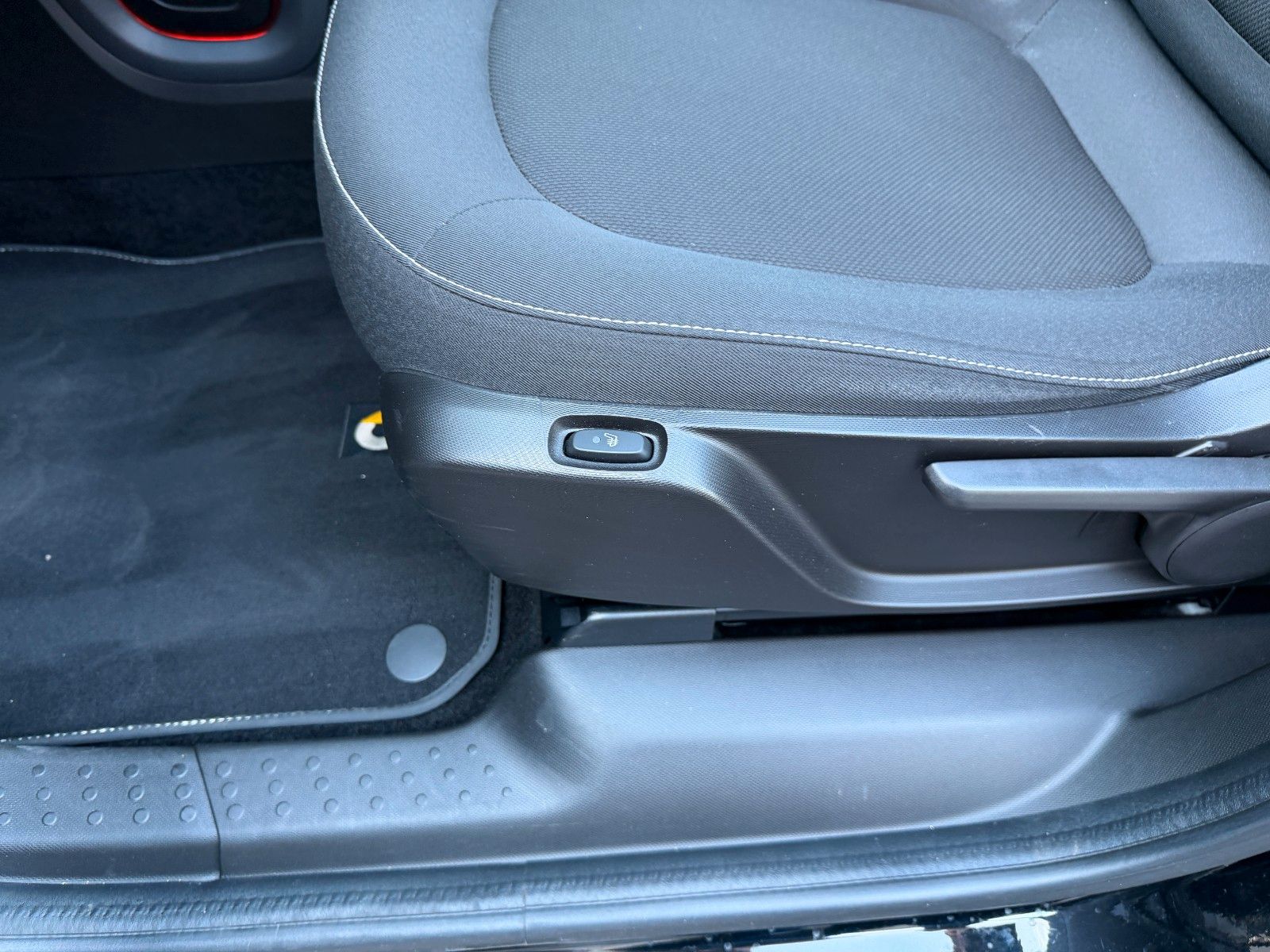 Fahrzeugabbildung Smart ForFour PASSION Tempomat+Klima+Faltdach+SHZ+BT
