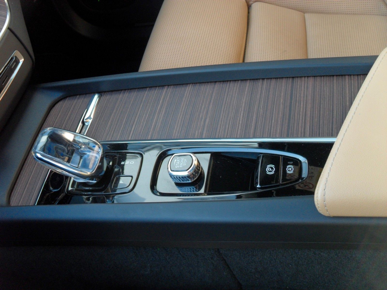 Fahrzeugabbildung Volvo XC 60 T6 Inscription | AWD