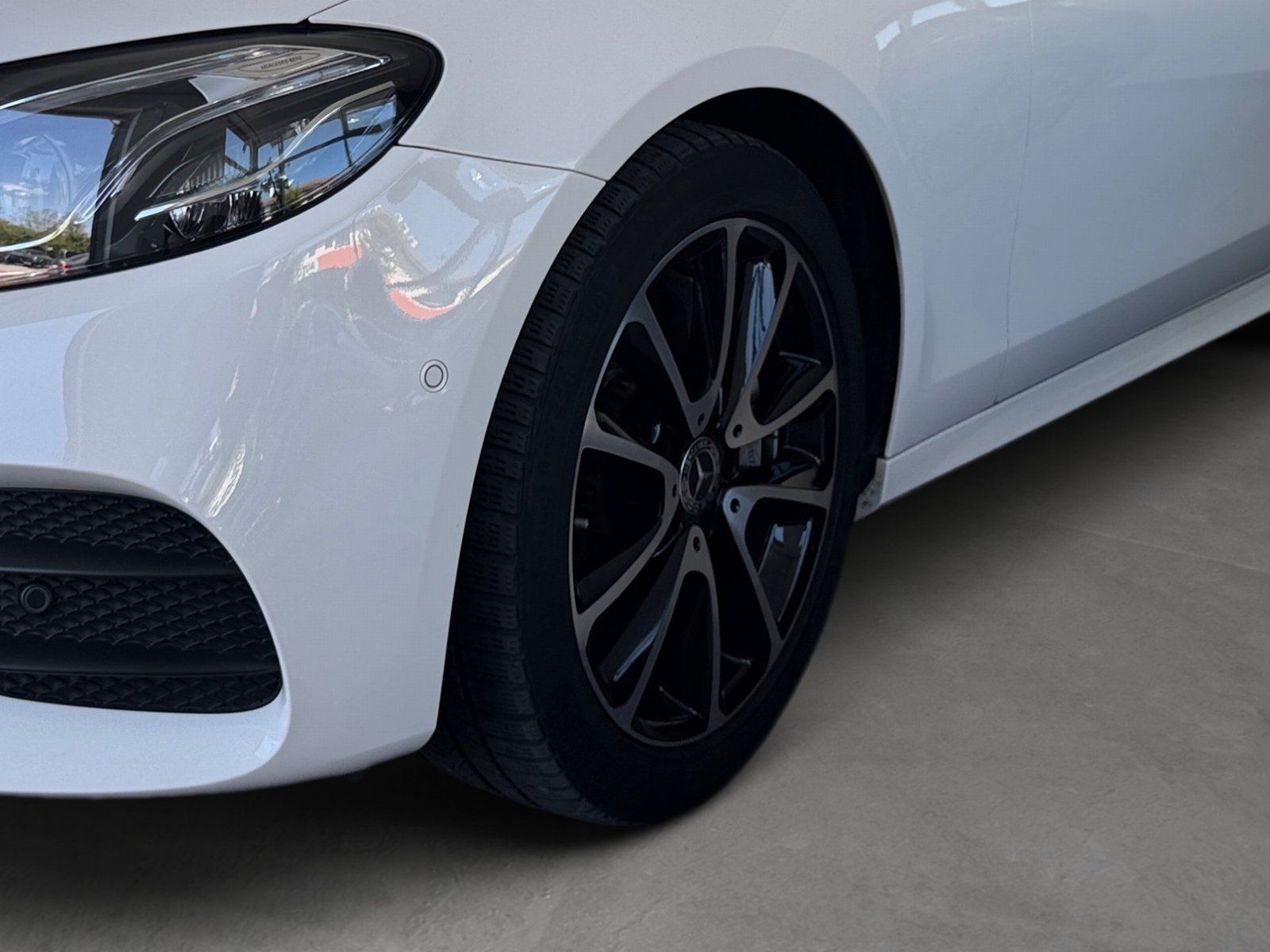 Fahrzeugabbildung Mercedes-Benz E 250 AMG Line*AHK*Burmester*S-Dach*Totwink*BEAM