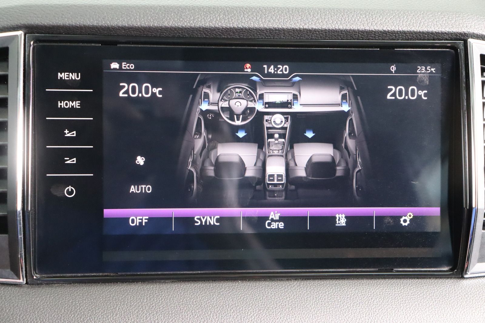 Fahrzeugabbildung SKODA Karoq 4x4 Memory * Navi * DSG * LED * AHK