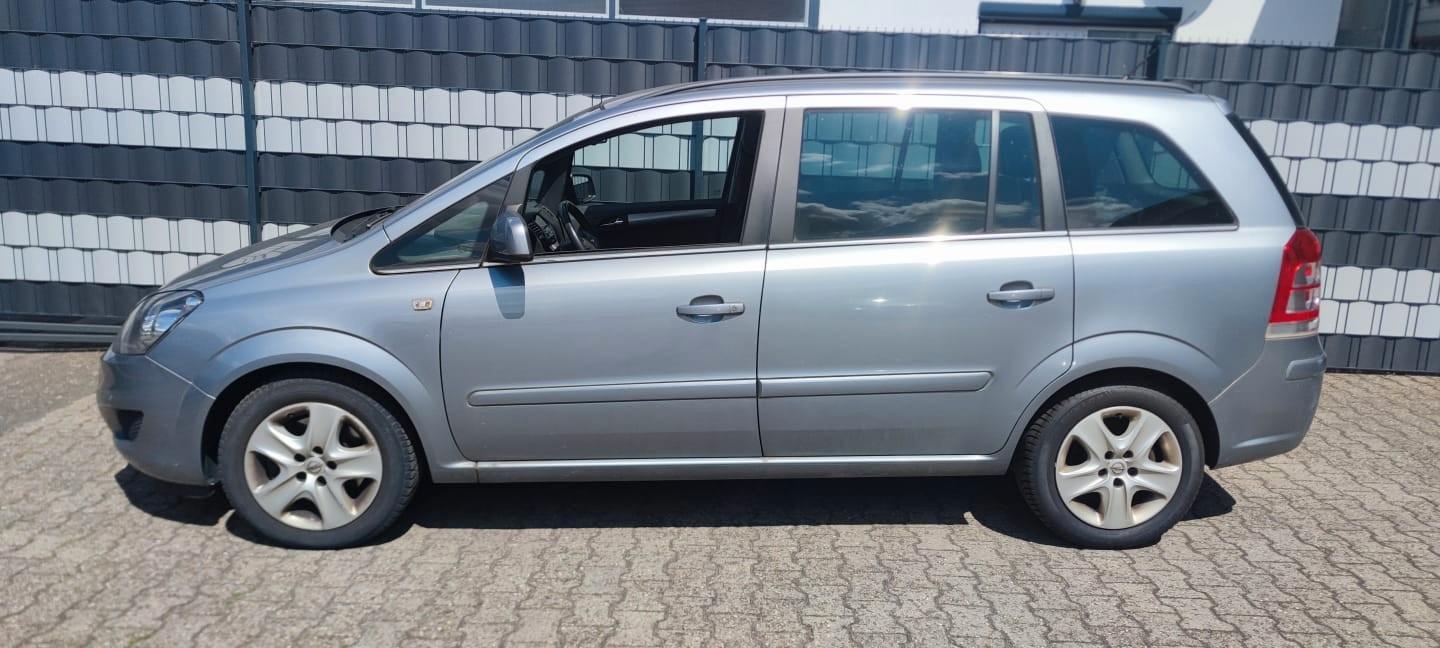 Opel Zafira B Design Edition/7 SITZE/PDC/KLIMAAUT/TÜV