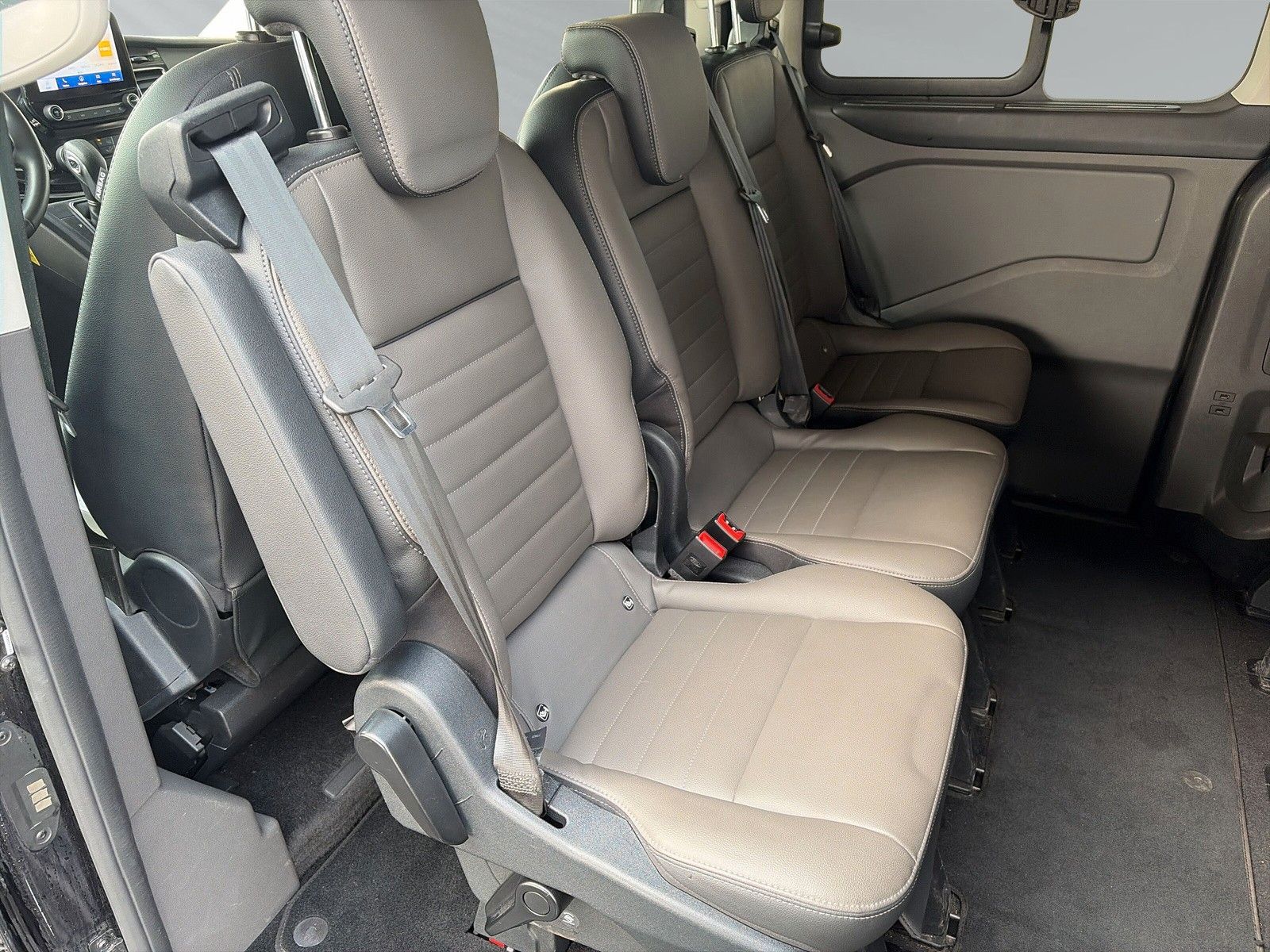Ford Tourneo Custom foto 18