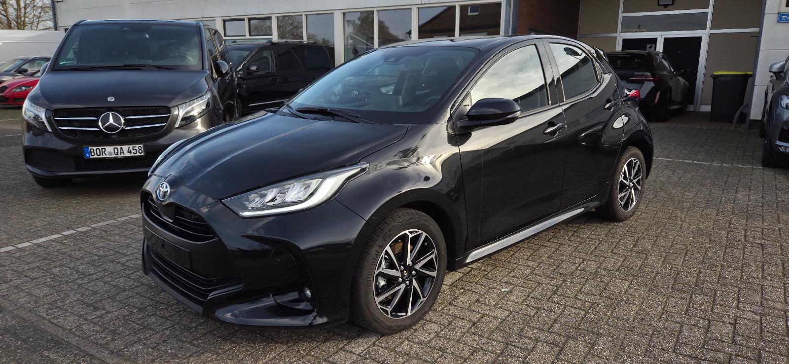 Toyota Yaris 1.5 Hybrid Luxe*Navi*HedUP*Ful Led* Kamera