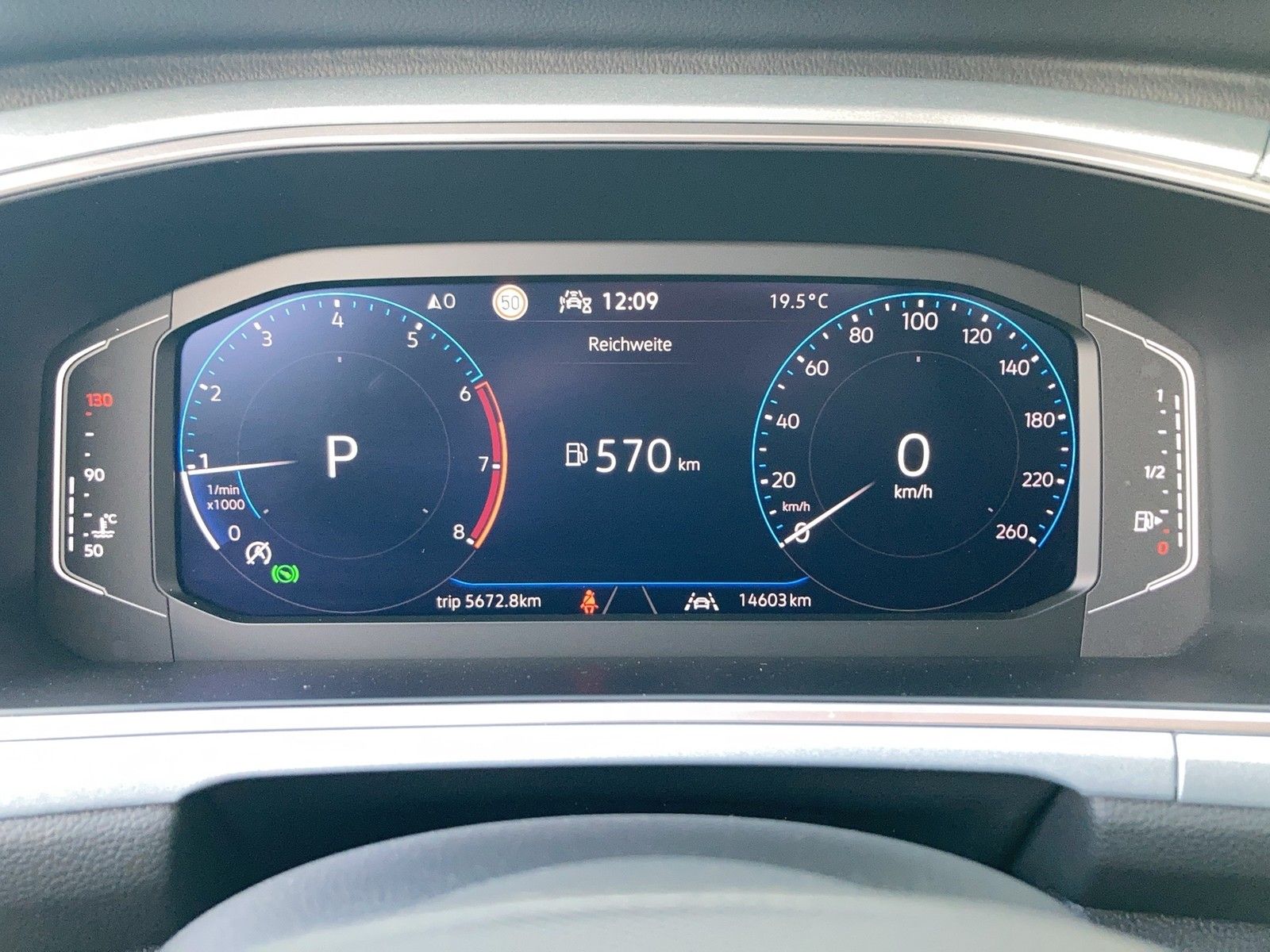 Fahrzeugabbildung Volkswagen T-Roc TSI Goal DSG LEDplus Navi AID ACC SHZ Park