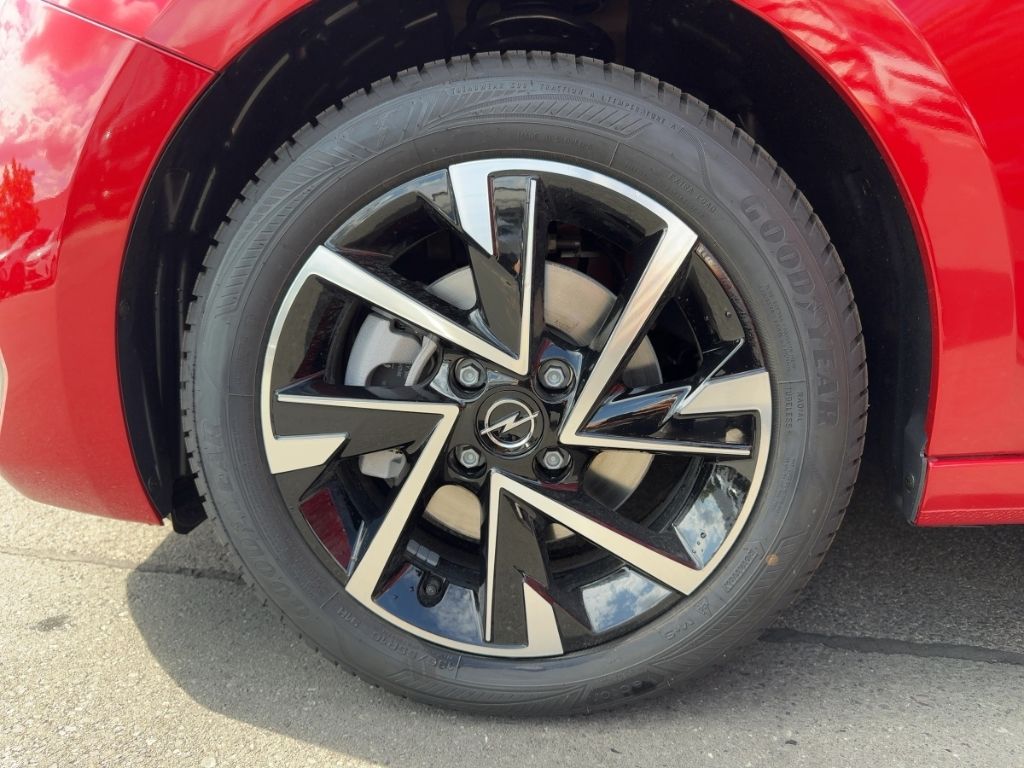 Fahrzeugabbildung Opel Corsa GS, Allwetterreifen, RFK, SHZ, LHZ