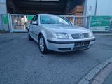 Volkswagen Bora Lim. Basis Klima Tüv Neu - gebrauchte Volkswagen Bora aus dem Jahr 1999