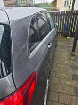 Mercedes-Benz Scheckhelft gepflegtes Auto  - Mercedes-Benz B 180 von privat