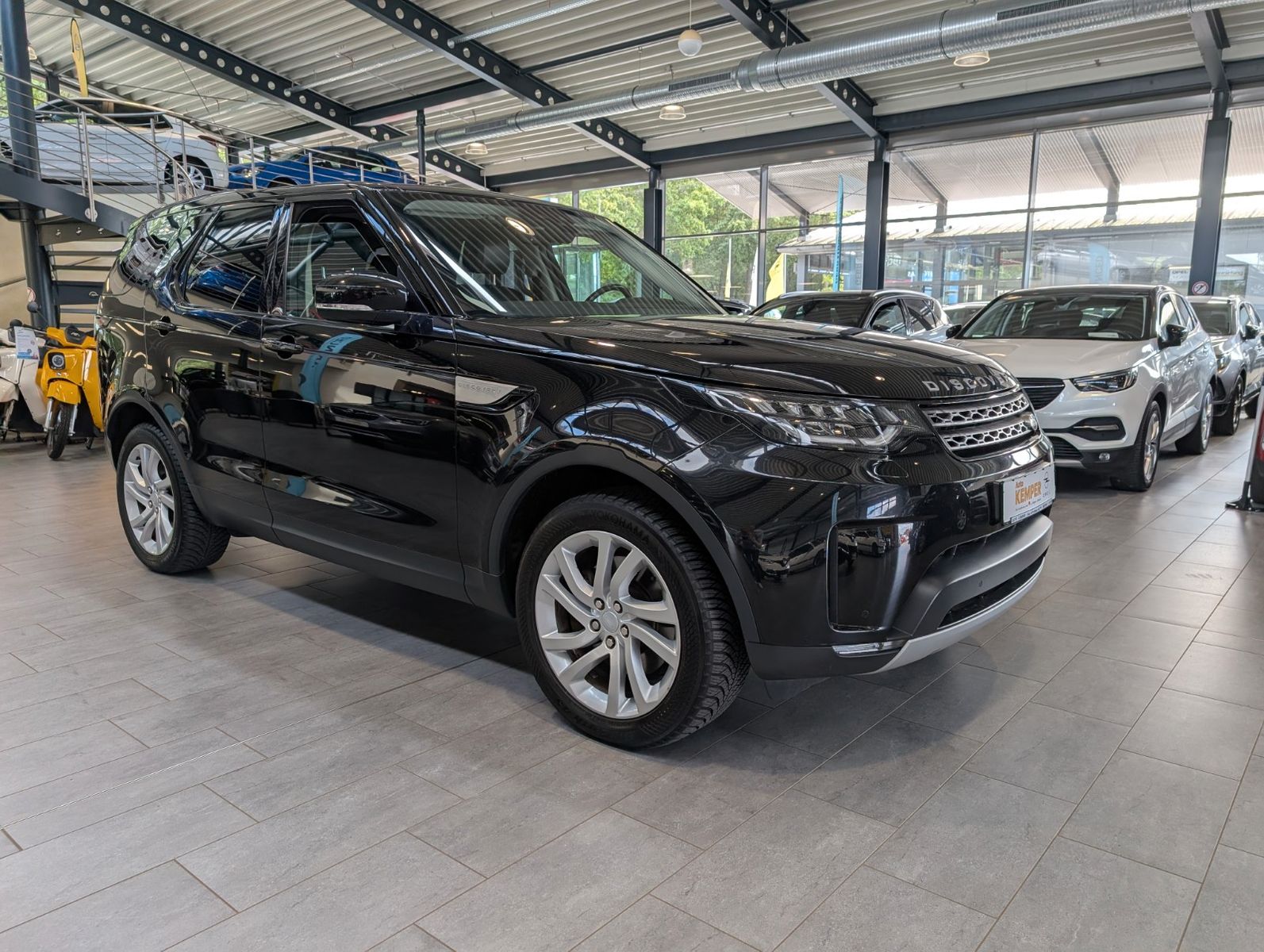 Land-Rover Discovery - 1