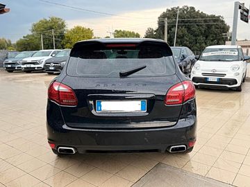 Porsche Cayenne - 8