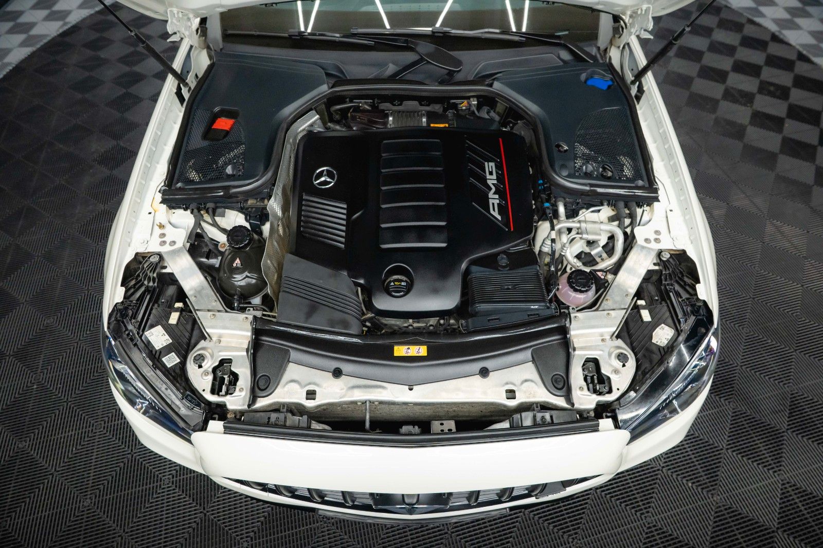 Fahrzeugabbildung Mercedes-Benz E 53 AMG 4Matic+ Facelift Designo *ACC*Pano*360*