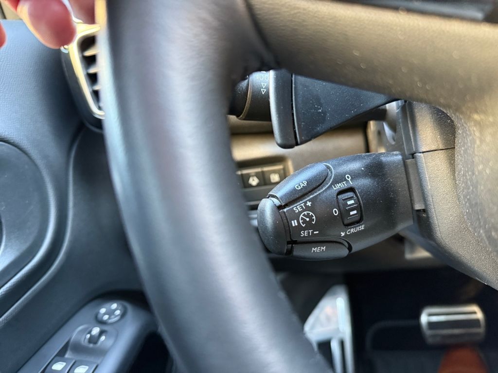 Fahrzeugabbildung Citroën C5 Aircross Hybrid 225 e-EAT8 SHINE PACK