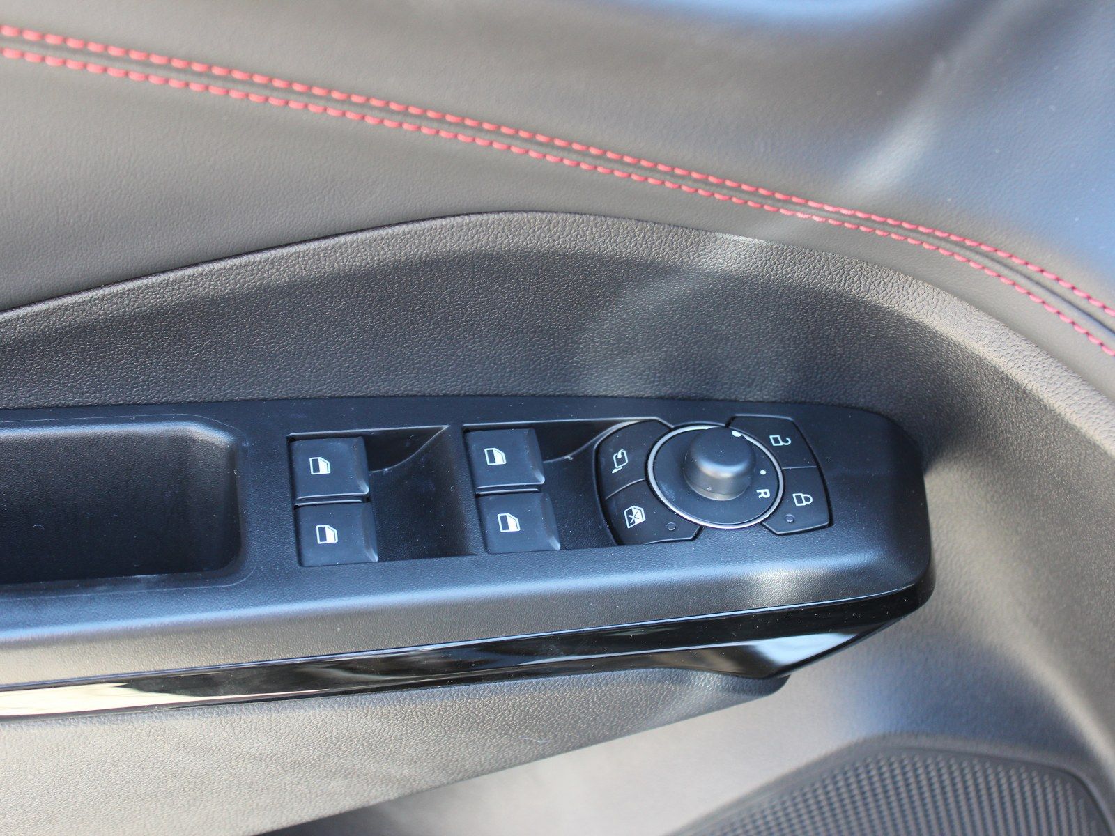 Fahrzeugabbildung Ford Puma ST-Line 1,0 EcoBoost Mild Hybrid