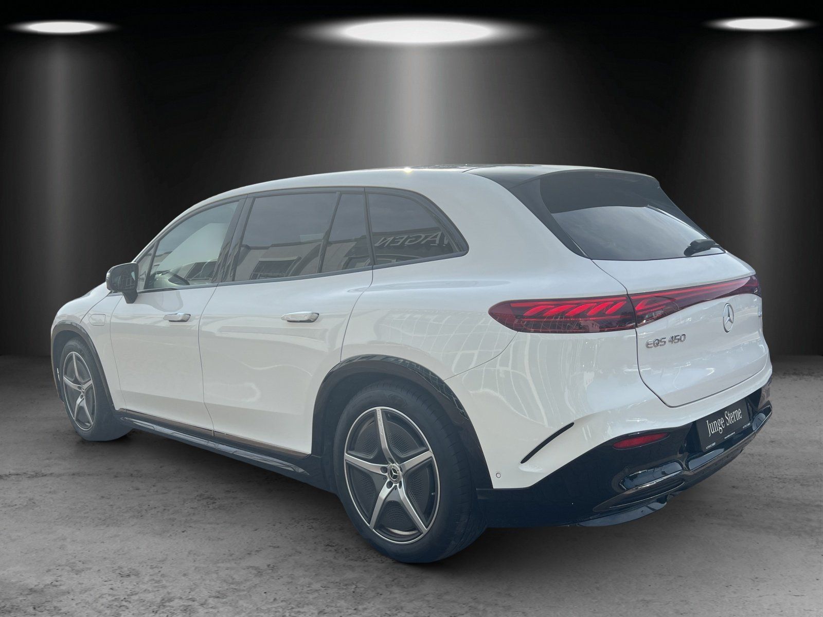Fahrzeugabbildung Mercedes-Benz EQS 450 4M SUV AMG DISTRO Sitzkl HYPER HAL 360°