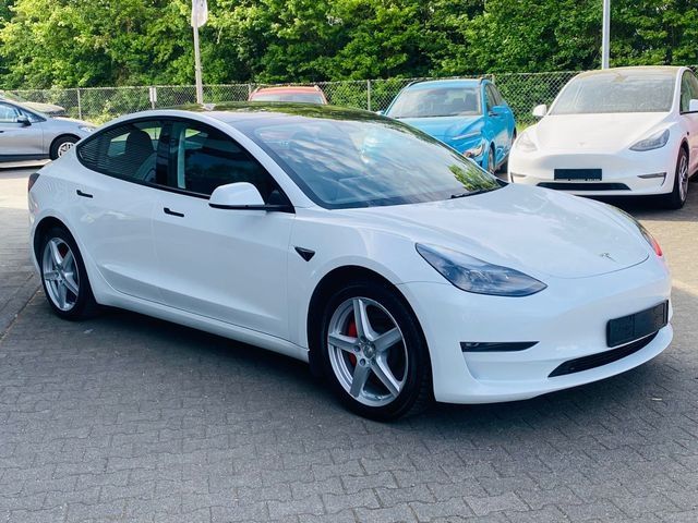 Fahrzeugabbildung Tesla Model 3 PERFORM AWD PANO+NAVI+STDHZ+LED+SHZ+KAM+