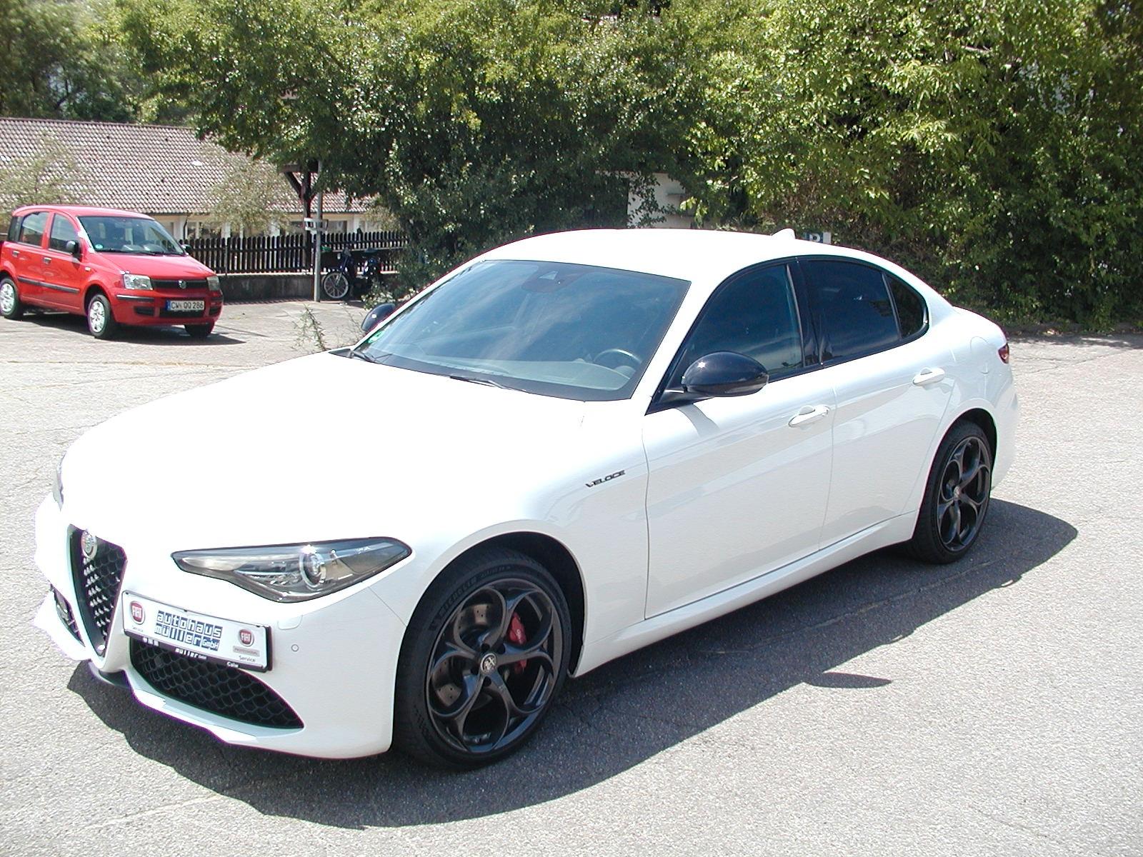 Alfa Romeo Giulia 2.0 Turbo Veloce Q4  Komfort Sound  Bi Xe