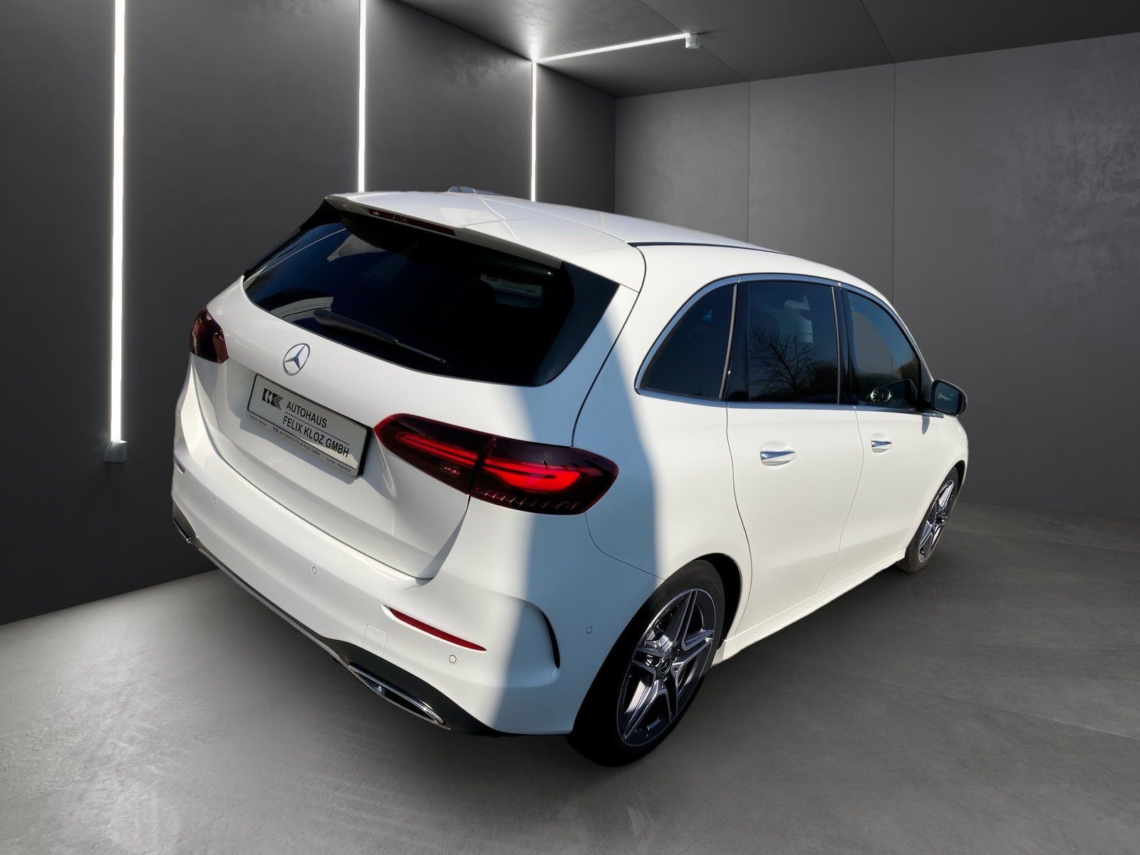 Fahrzeugabbildung Mercedes-Benz B 200 AMG Line*AHK*LED*Kamera*Easy-Pack*SHZ*