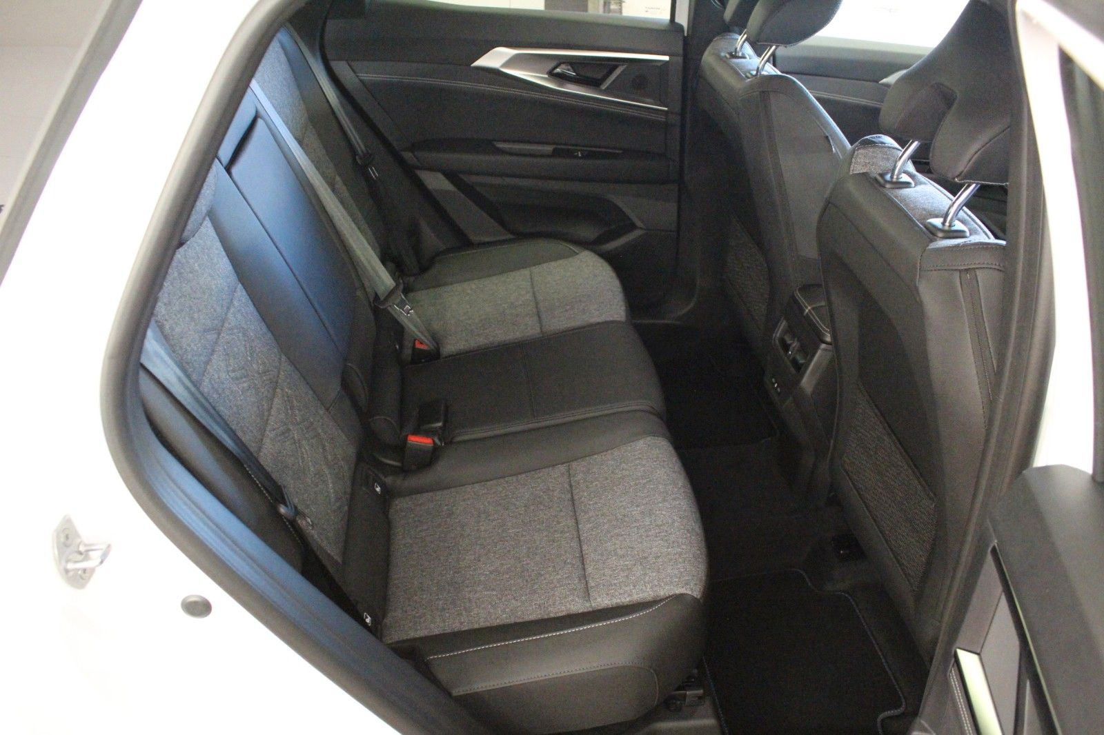 Fahrzeugabbildung Renault Austral Mild Hybrid 160 Techno *Allwetterreifen*