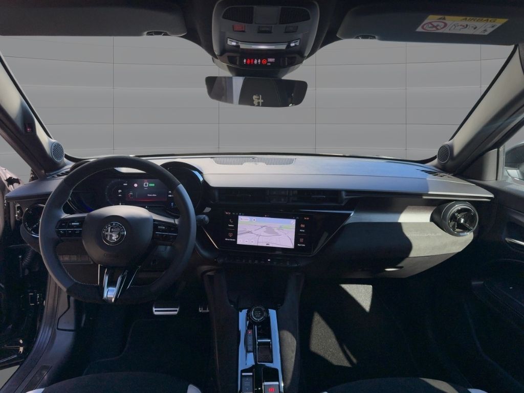 Fahrzeugabbildung Alfa Romeo Junior Elettrica Sport Speciale WÄRMEP. MATRIX N